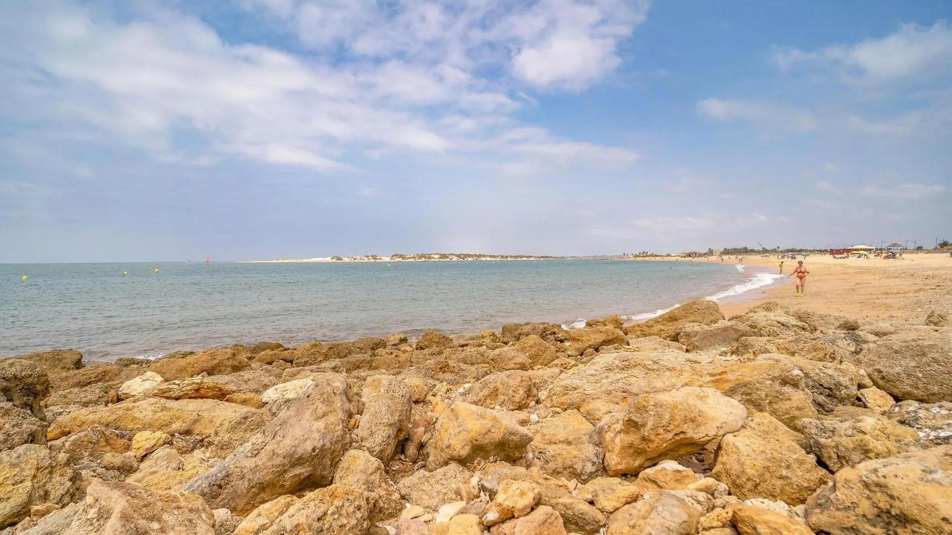 Awesome Home In Chiclana De La Frontera With Wifi 別荘