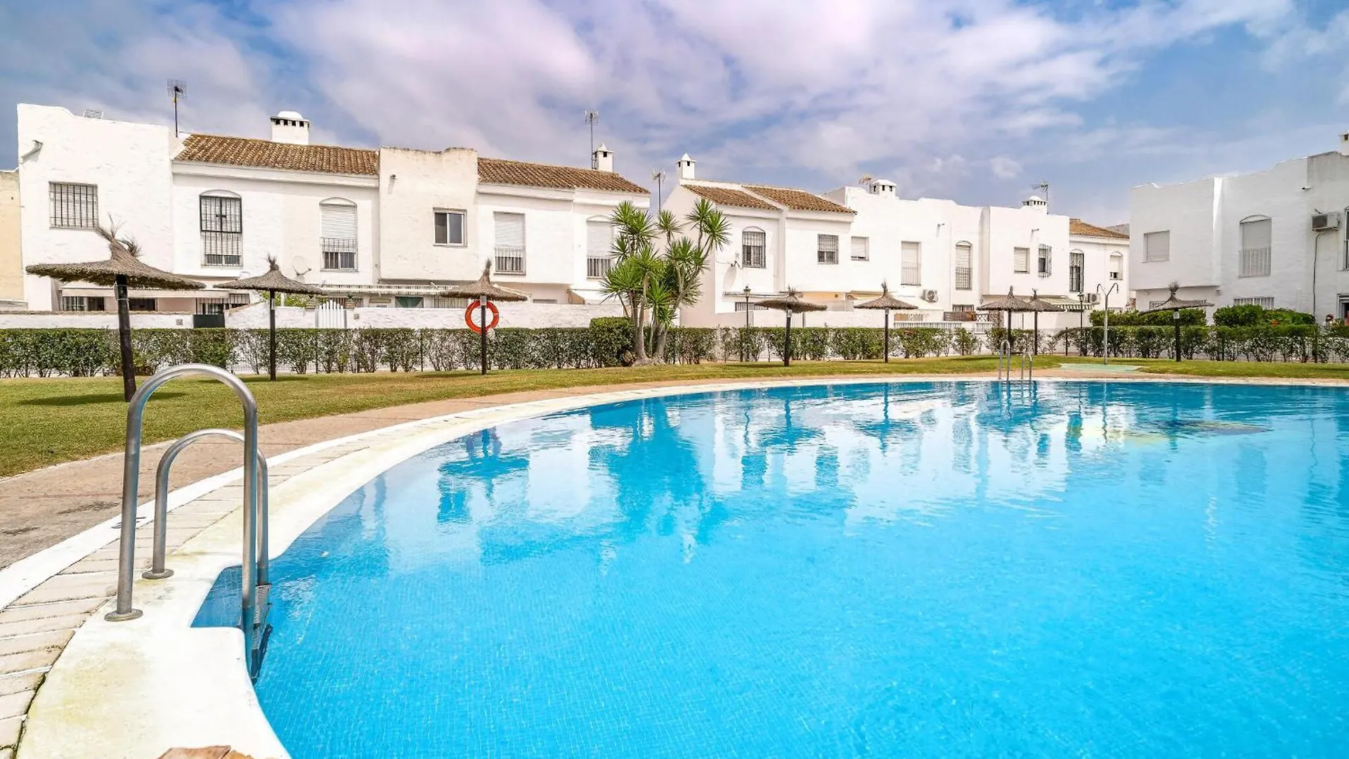 別荘 Awesome Home In Chiclana De La Frontera With Wifi スペイン
