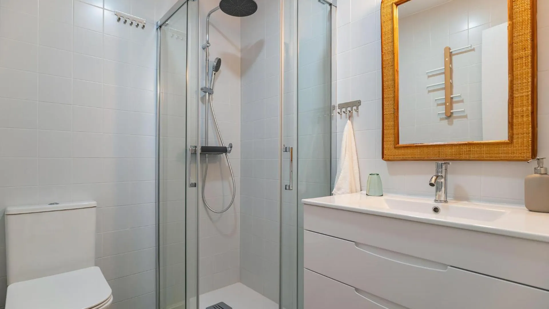 Awesome Home In Chiclana De La Frontera With Wifi