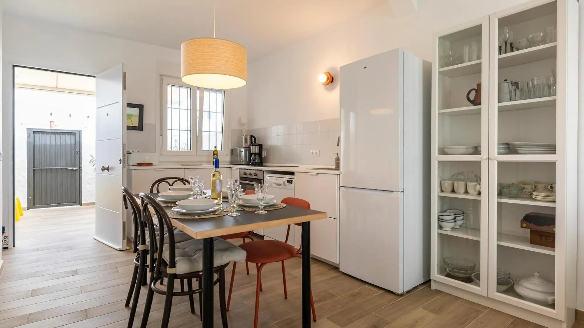 別荘 Awesome Home In Chiclana De La Frontera With Wifi スペイン